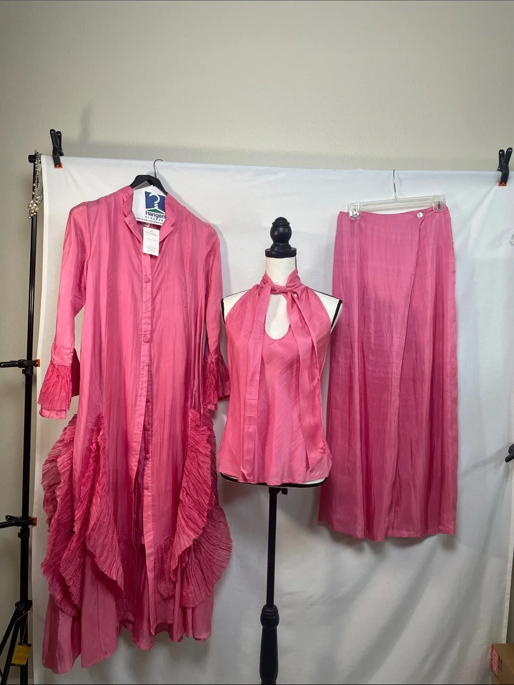 100 % silk 3 pc ruffle Sabina Bach  Palm Desert CA dress bell sleeve tank pants